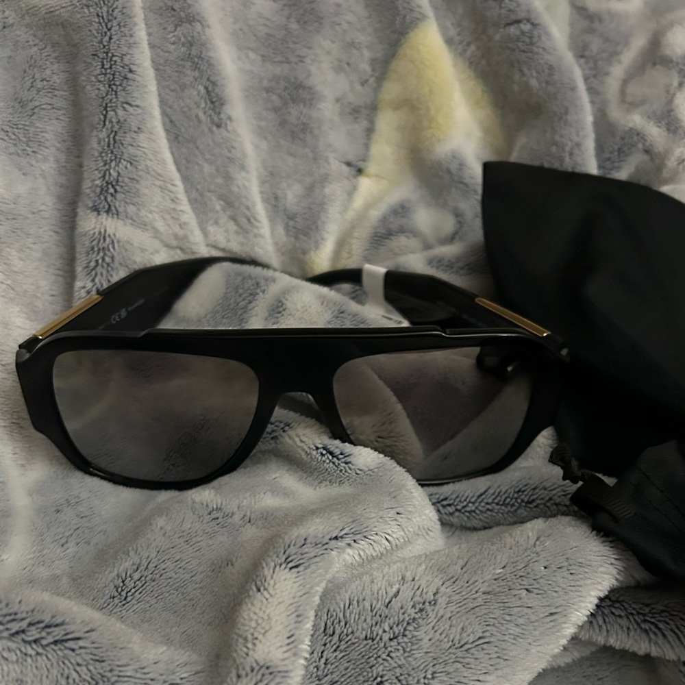 Versace Black Sunglasses with Gold Medusa Plaques - Picture 8 of 11